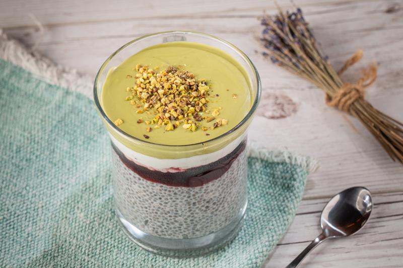 Budincă de Chia cu Cremă de Fistic