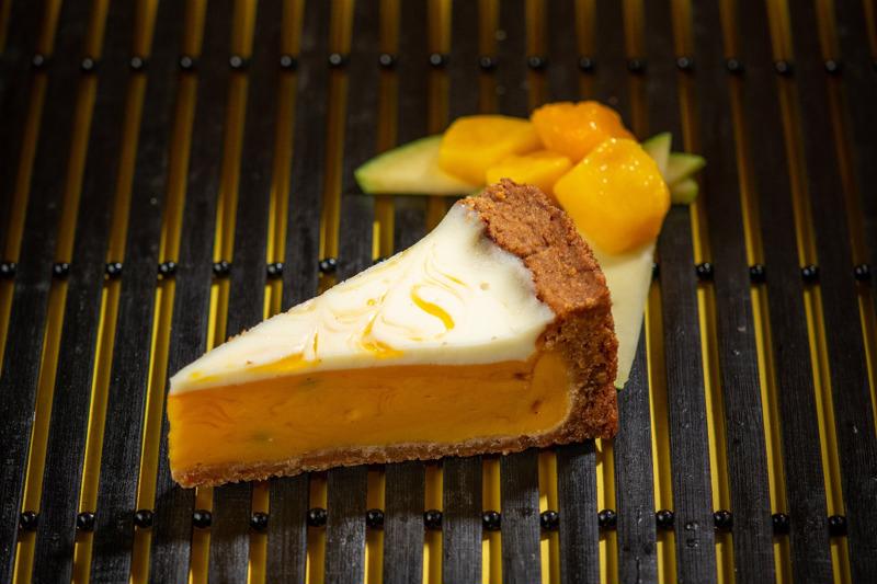 Cheesecake with Mango