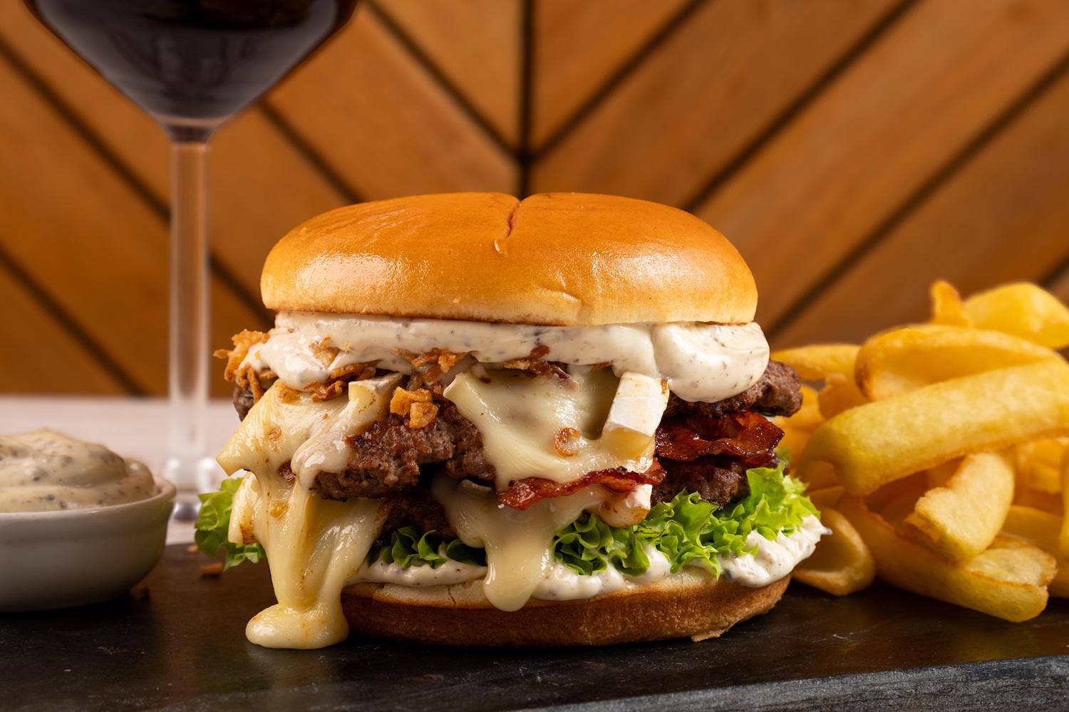 Meniu Gourmet Double Smash Burger