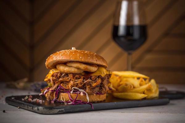 Meniu Pulled Pork Burger