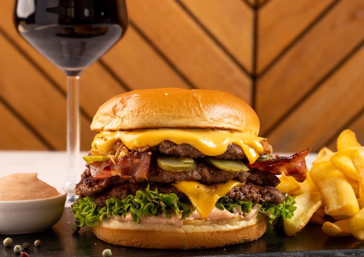 Meniu Triple Smash Burger